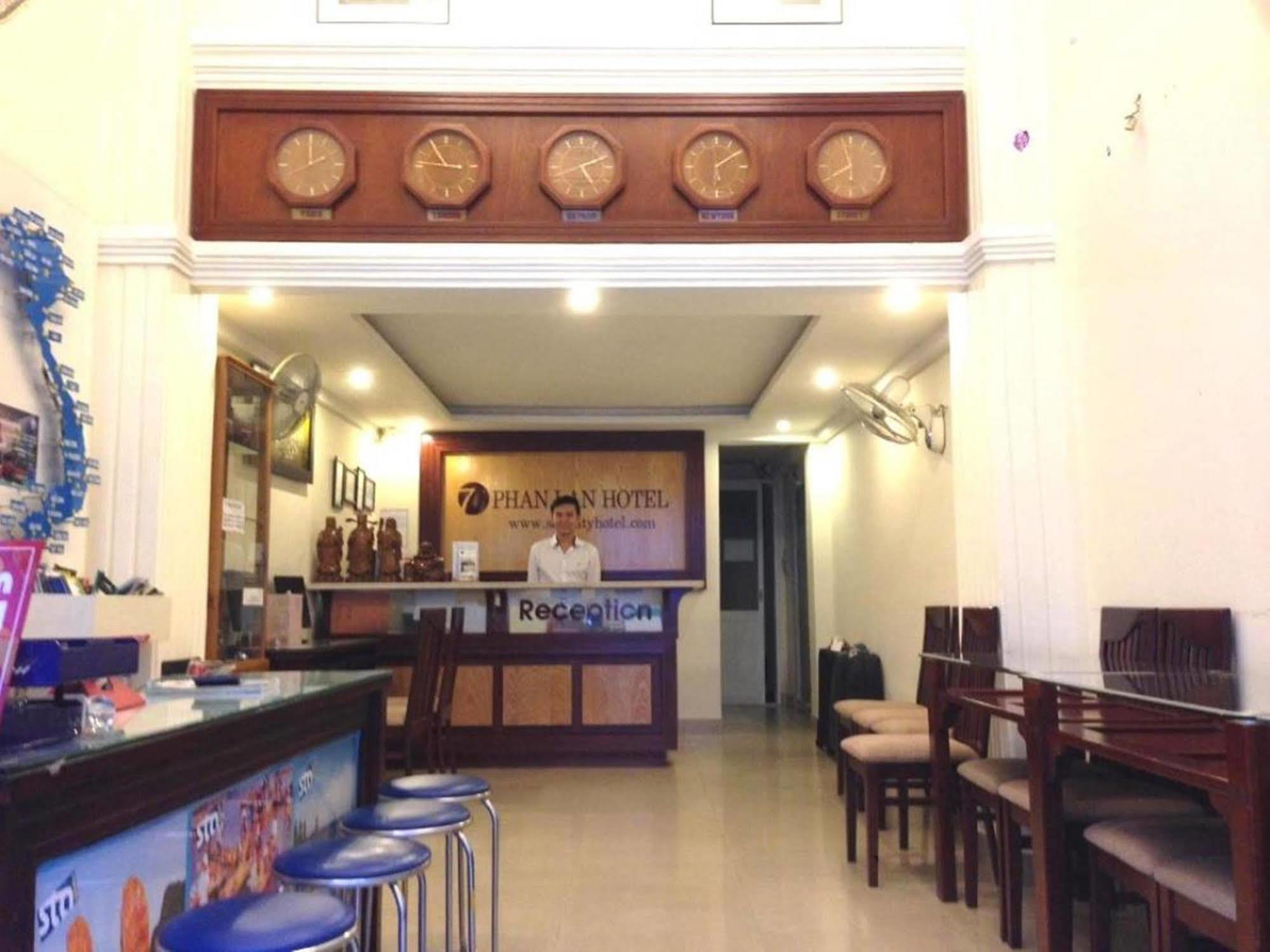Oyo 438 Small Bay Hotel Πόλη Χο Τσι Μινχ Εξωτερικό φωτογραφία